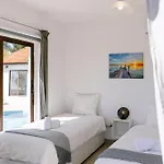 Casa vacanze Dream In Tala With Private Pool, Sea & Mountain Views & Garden Retreat