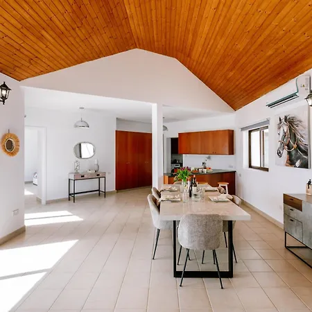 Dream In Tala With Private Pool, Sea & Mountain Views & Garden Retreat *