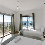 Dream In Tala With Private Pool, Sea & Mountain Views & Garden Retreat Hébergement de vacances *