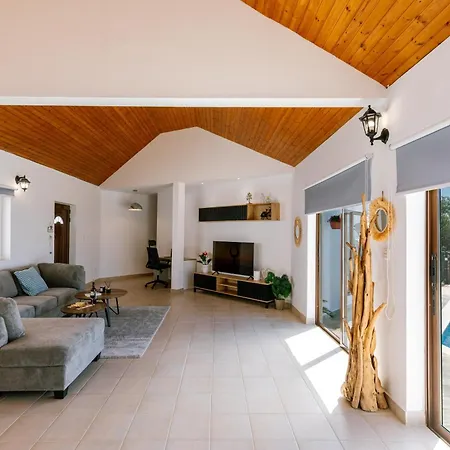 Dream Villa In Tala With Private Pool, Sea & Mountain Views & Garden Retreat Casa de Férias *