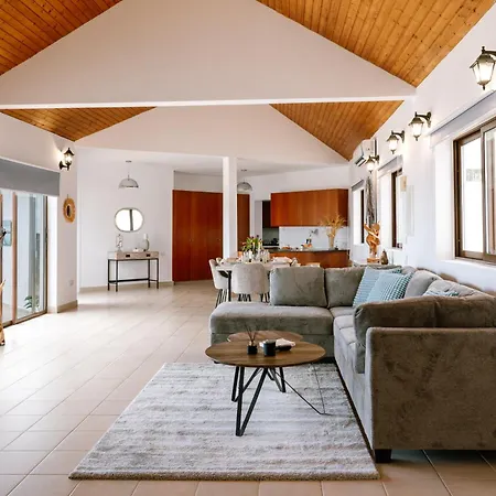 Tala Sea View Holiday home *