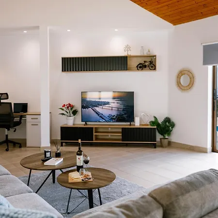 Tala Sea View Holiday home *