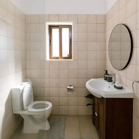 Сasa de vacaciones Dream In Tala With Private Pool, Sea & Mountain Views & Garden Retreat *