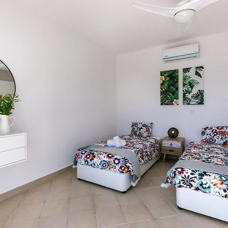 Dream In Tala With Private Pool, Sea & Mountain Views & Garden Retreat Paphos