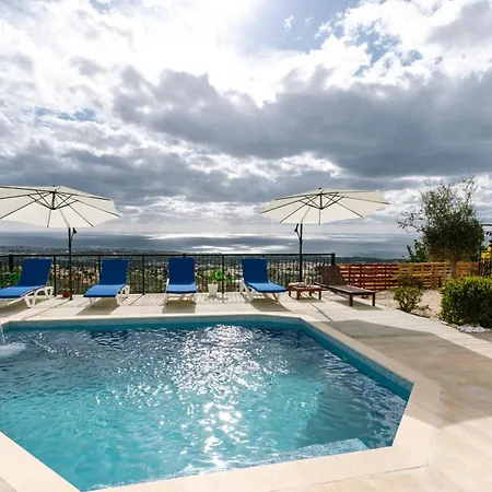 Сasa de vacaciones Dream In Tala With Private Pool, Sea & Mountain Views & Garden Retreat *