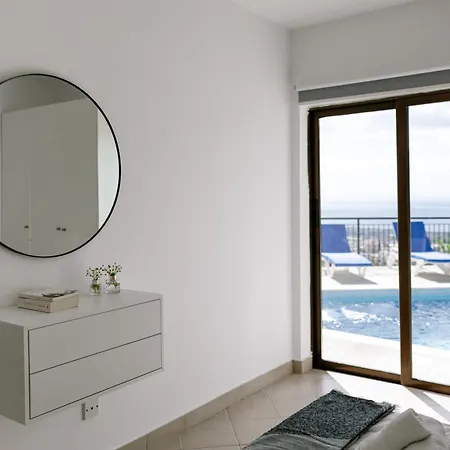 Сasa de vacaciones Dream In Tala With Private Pool, Sea & Mountain Views & Garden Retreat *