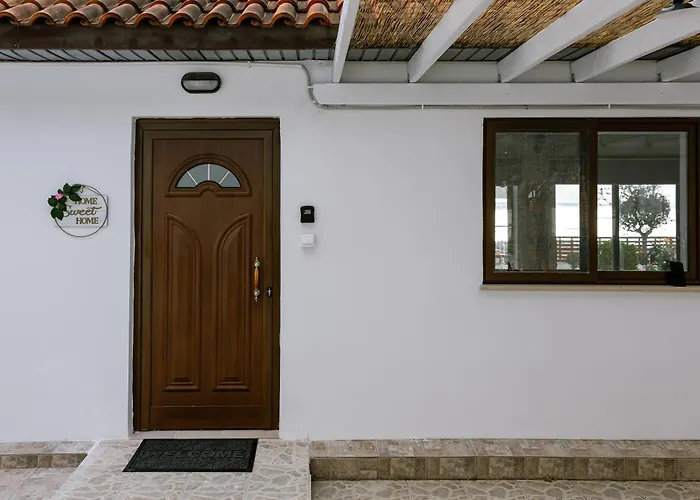 Dream In Tala With Private Pool, Sea & Mountain Views & Garden Retreat Prázdninový dům Paphos