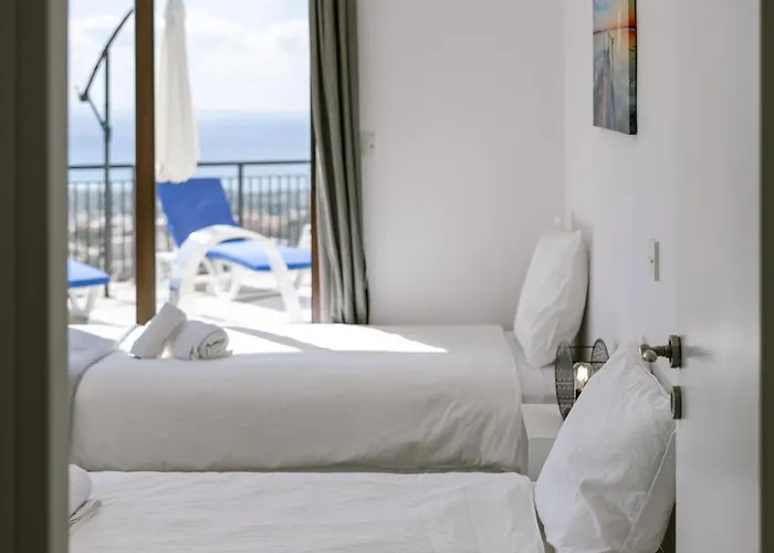 Dream In Tala With Private Pool, Sea & Mountain Views & Garden Retreat * パ フォス