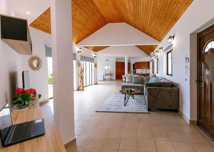 Dream In Tala With Private Pool, Sea & Mountain Views & Garden Retreat パ フォス