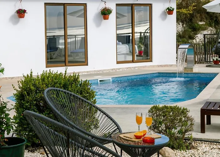 Dream In Tala With Private Pool, Sea & Mountain Views & Garden Retreat * パ フォス