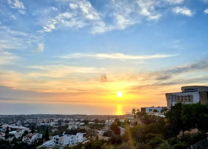 Dream In Tala With Private Pool, Sea & Mountain Views & Garden Retreat 別荘