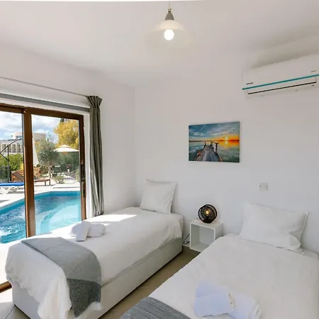 Holiday home Dream In Tala With Private Pool, Sea & Mountain Views & Garden Retreat